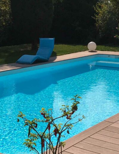 Photo d'une piscine après rénovation par Ribiollet Paysage