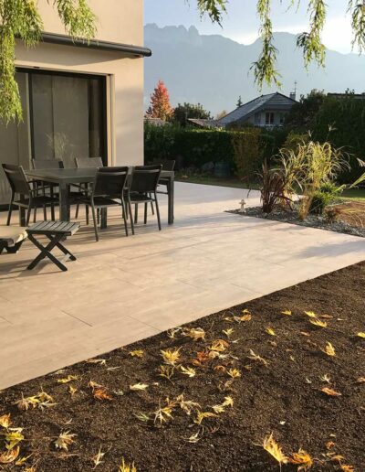 Terrasse en dalles grès cérame